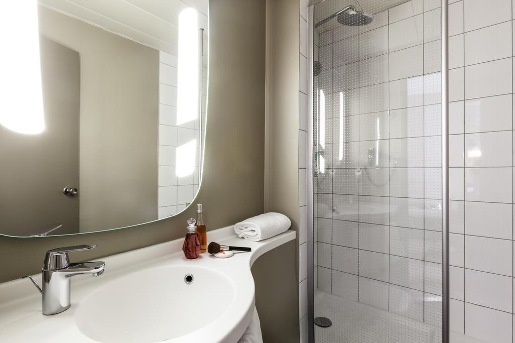 Standard Double Room with One Double and One Single Bed - Non-Smoking